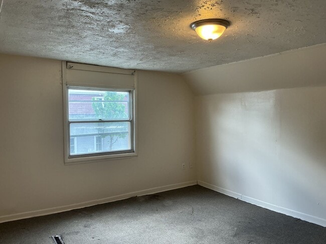 Building Photo - 2078 S 17th St