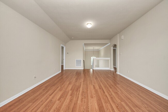 Building Photo - 24503 Hikers Bend Dr