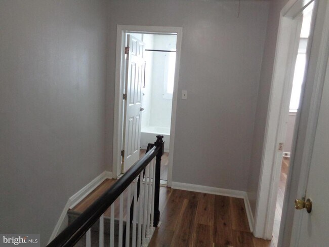 Building Photo - 2245 Graythorn Rd