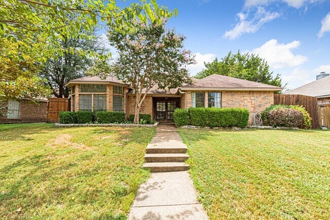 Building Photo - 8814 Pine Forest Dr