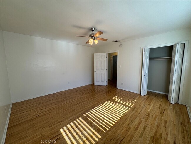 Building Photo - 1372 W 36th St