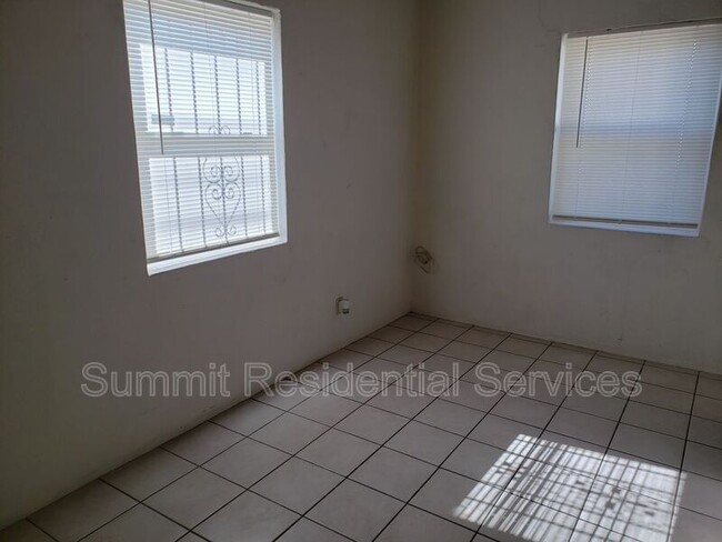 Building Photo - 3026 E Alta Vista St