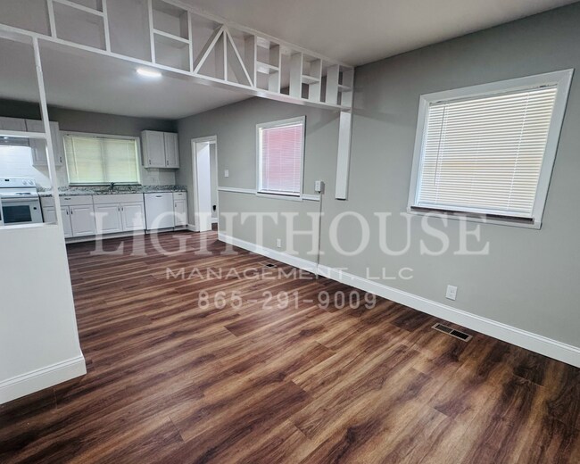 Building Photo - 627 Avenue A