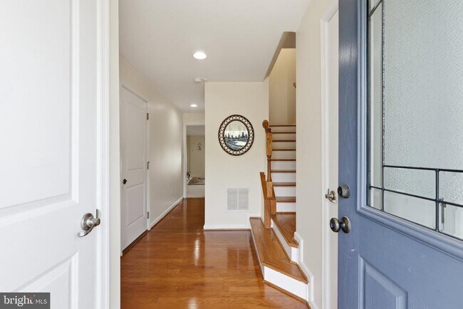 Building Photo - 10739 Hinton Wy