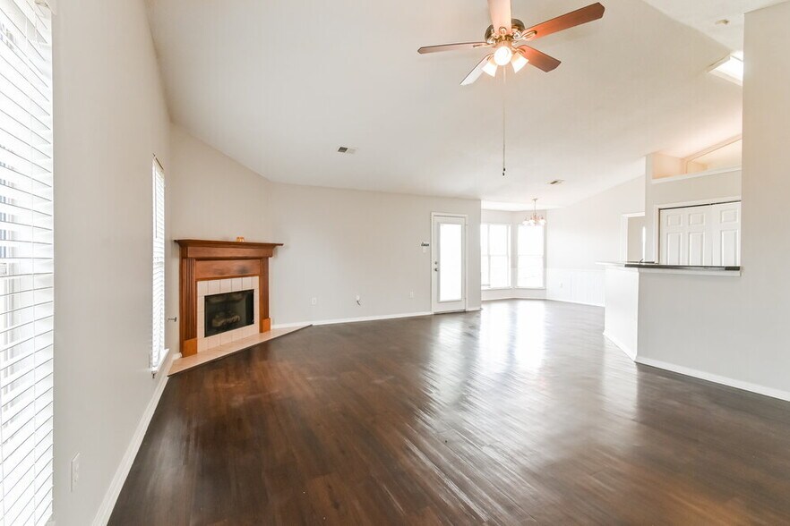 Building Photo - 4255 Man of War Dr