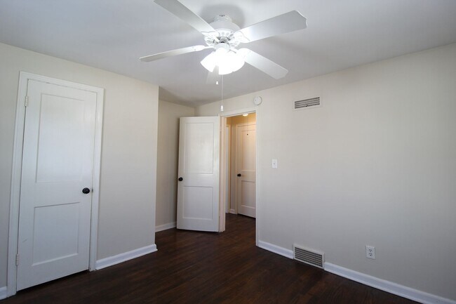 Building Photo - 1 Bedroom 1 Bath Duplex in Navy Hill Area in Olathe