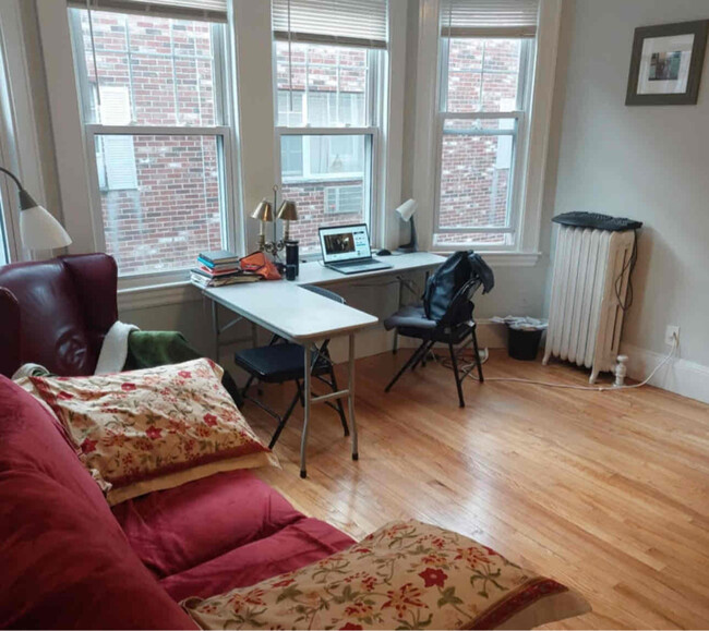 Primary Photo - 156 Summer St