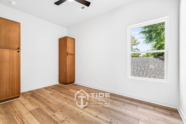 Building Photo - Move-In Ready Home Near Park Circle