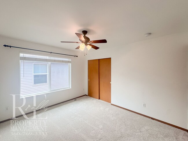 Building Photo - Spacious 4-Bedroom Home with Brand-New Carpet, Two Living Areas & Loft