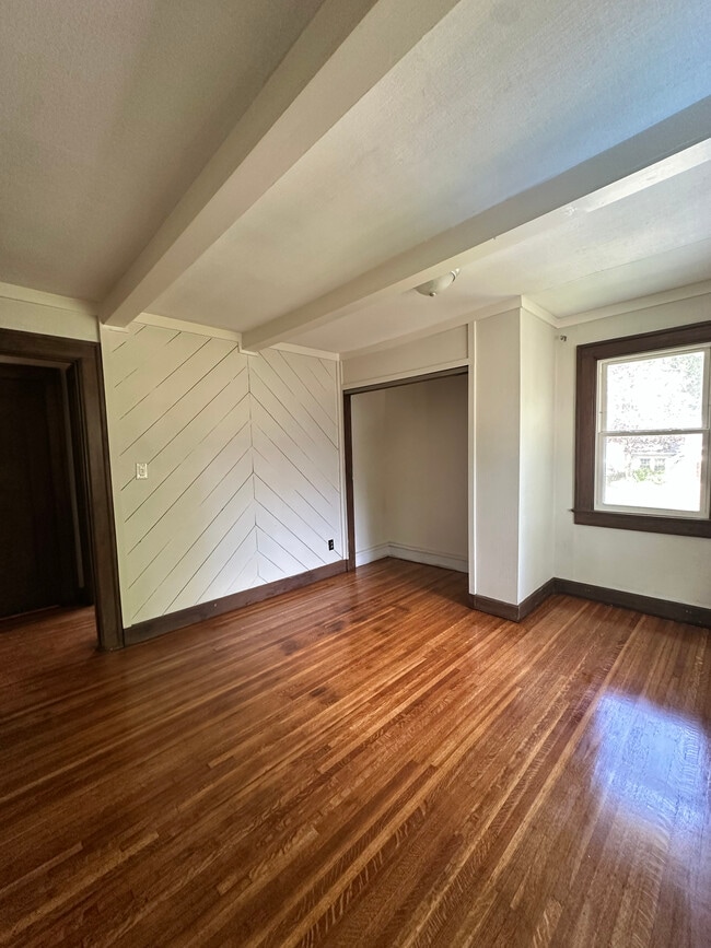 Building Photo - 5228 Carrollton Ave