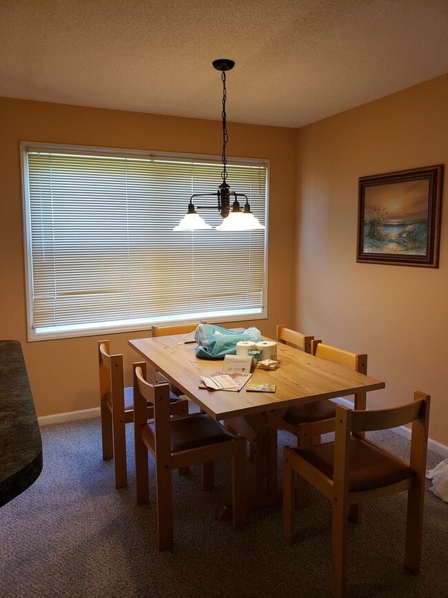 Building Photo - LT804 / KDH804E