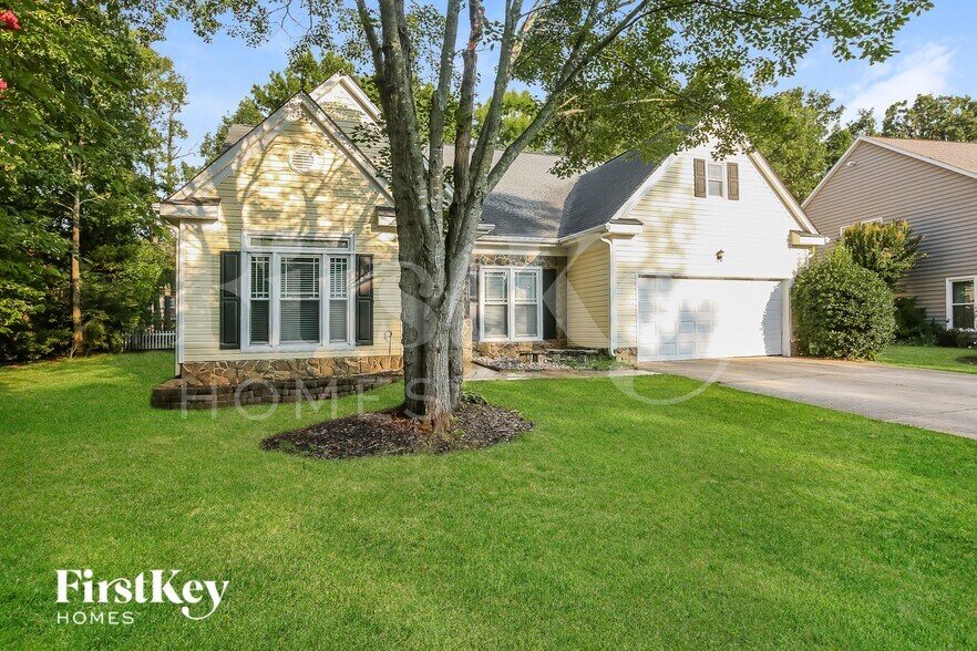 Building Photo - 6509 Mimosa St