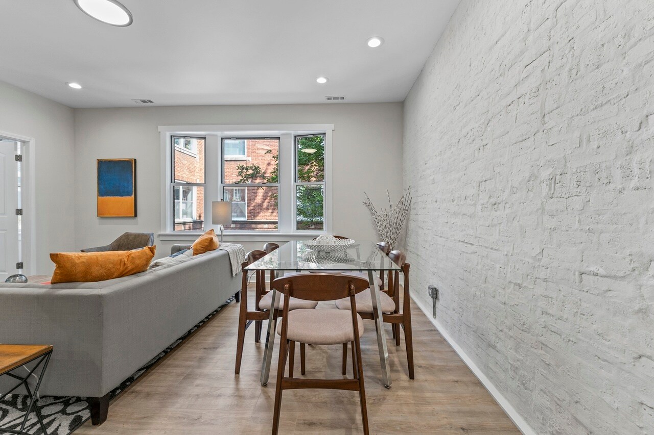 Building Photo - 4442 N Beacon St