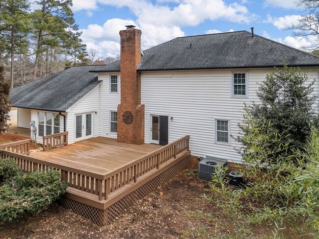 Building Photo - Luxury Living Awaits in this 6 Bedroom, 5 Bathroom Home – Elegant Comfort in a Prime Location