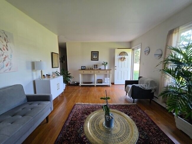 Building Photo - 104 Lee Dr