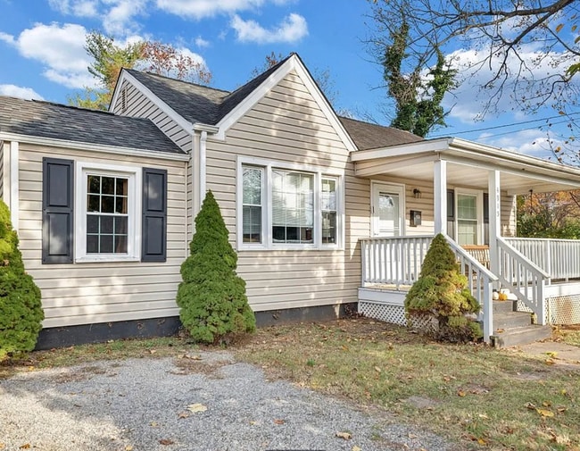 Building Photo - 2 Bedroom/1 Bath House