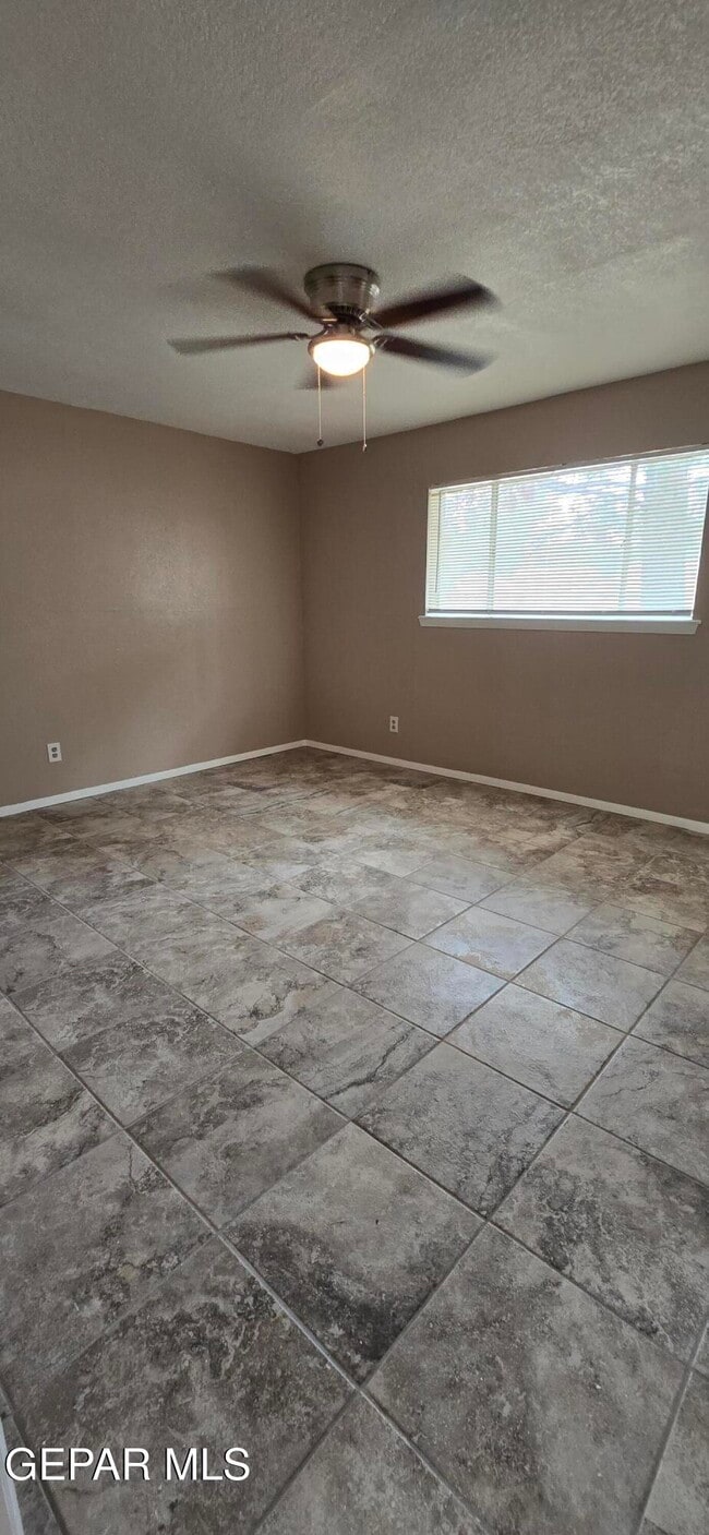 Building Photo - 9332 Hudson Way