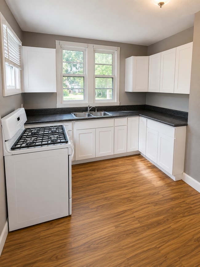 Building Photo - Charming 2BD/1BA with Garage