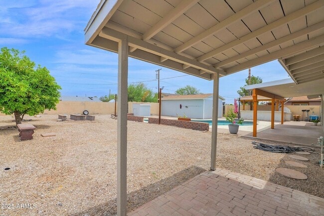 Building Photo - 301 N 87th St