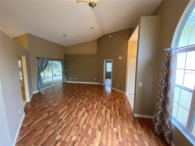 Building Photo - 39913 Sun Glo Ct