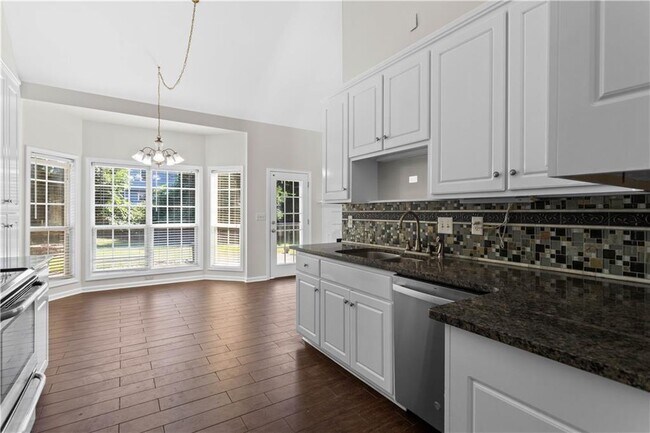 Building Photo - 965 Dogwood Park Dr
