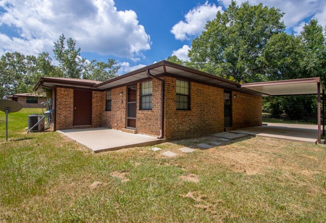 Building Photo - 207 Turner Ave