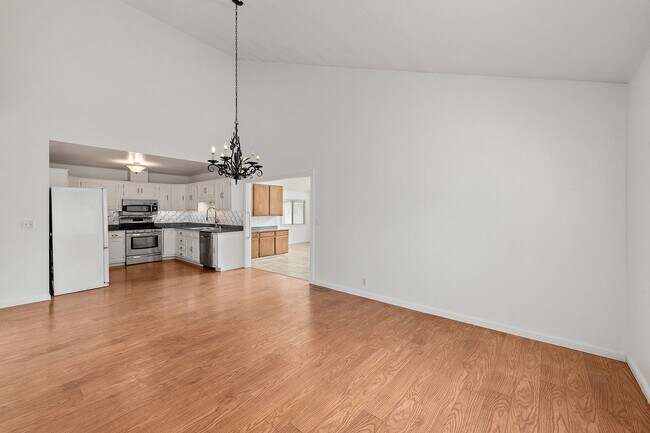 Building Photo - Spacious Single-Family Home in Great Location!