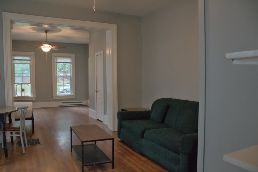 Building Photo - 304 W Columbia Ave
