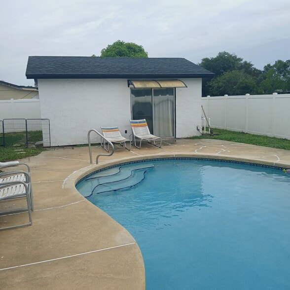 Building Photo - 153 Alderwood Dr