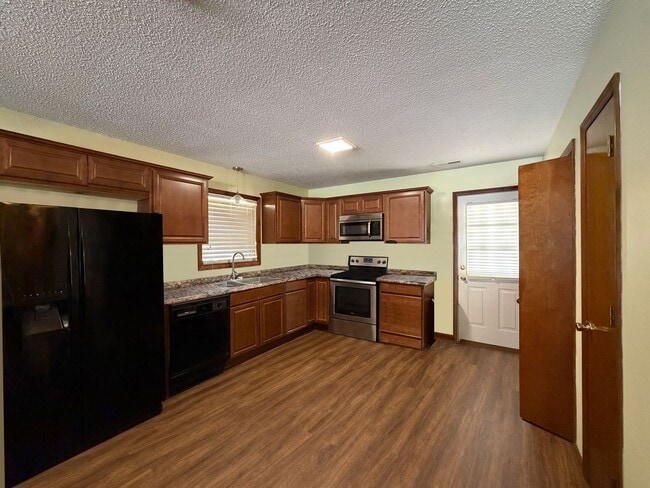Building Photo - Two bedroom duplex apartment