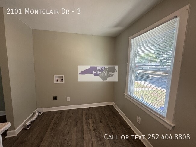 Building Photo - 2101 Montclair Ave
