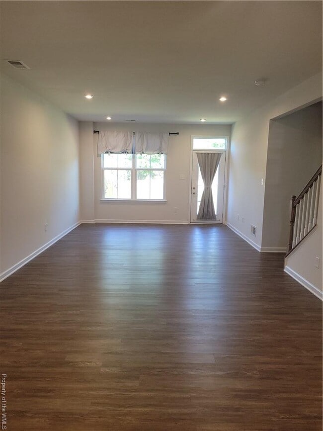 Building Photo - 3419 Foxglove Dr