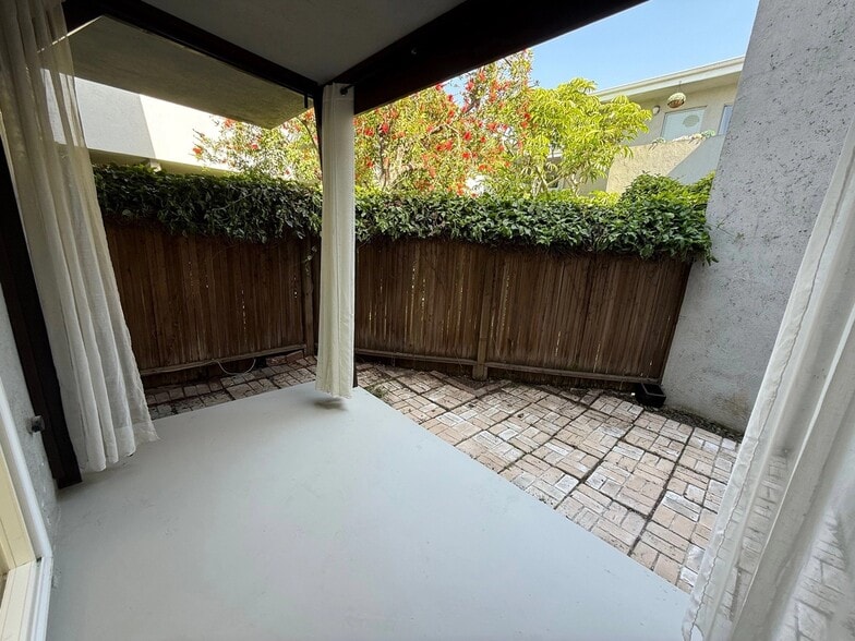 Building Photo - 3806 Pacific Ave