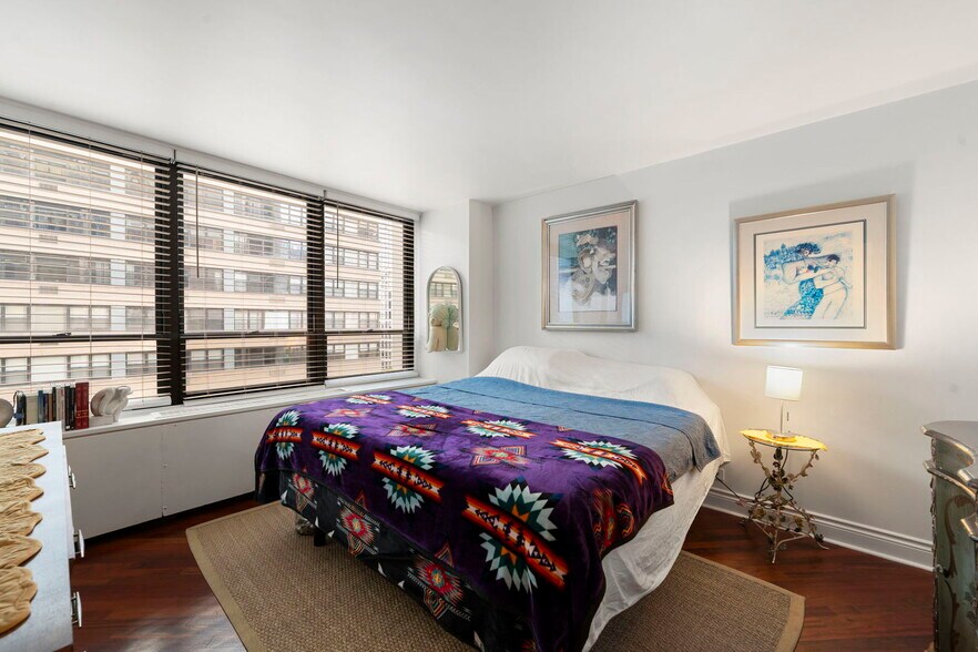 Building Photo - 222 E Pearson St