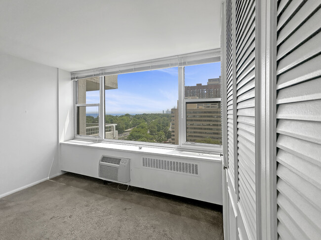 Building Photo - 4250 N Marine Dr