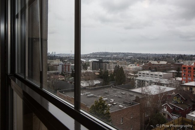 Building Photo - 1305 NE 43rd St