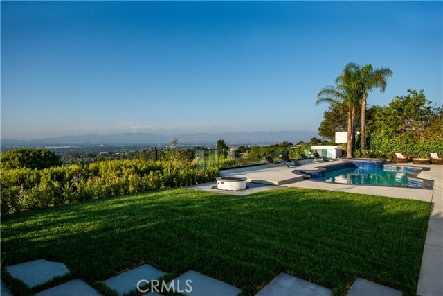 Building Photo - 16449 Tudor Dr