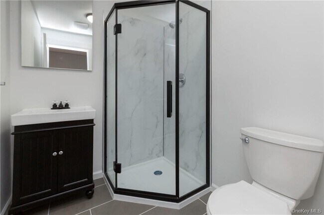 Building Photo - 167 Brook St