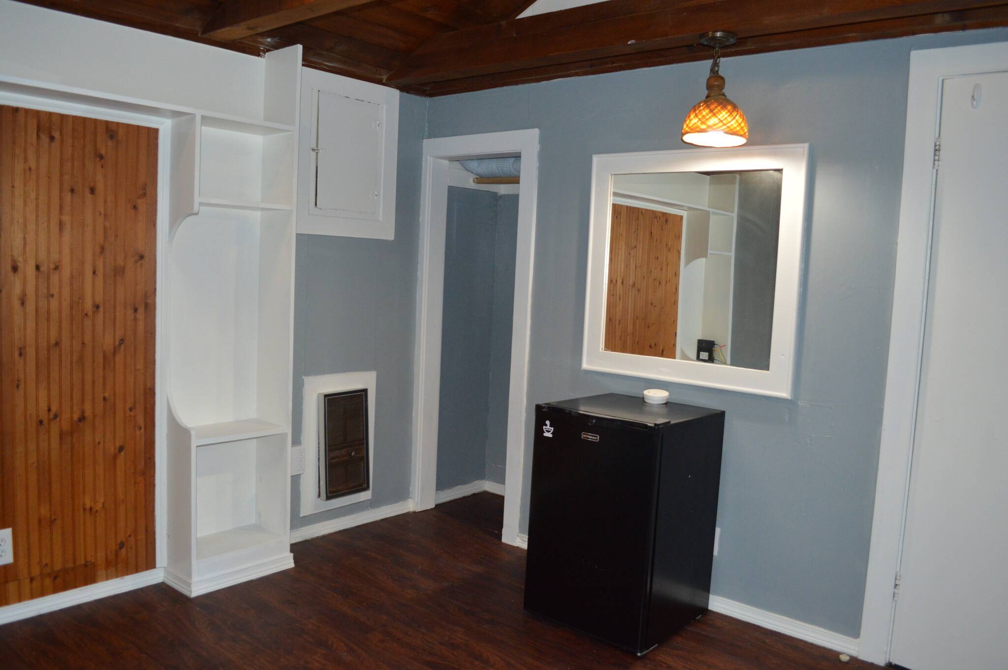 Building Photo - 430 S Holladay Dr