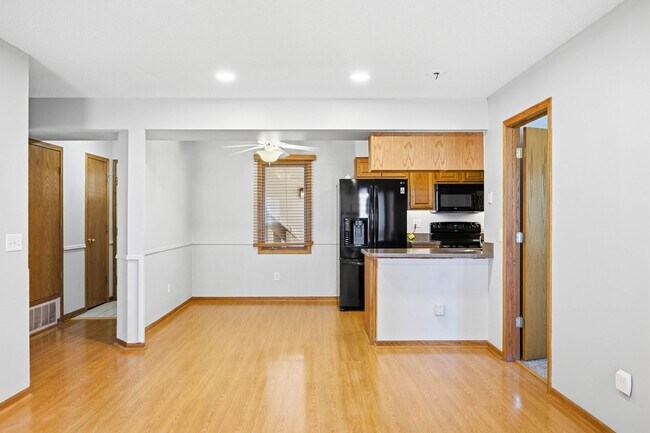 Building Photo - Ankeny Condo for Rent