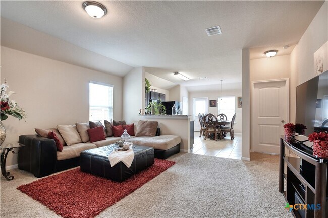 Building Photo - 5821 Roderick Dr