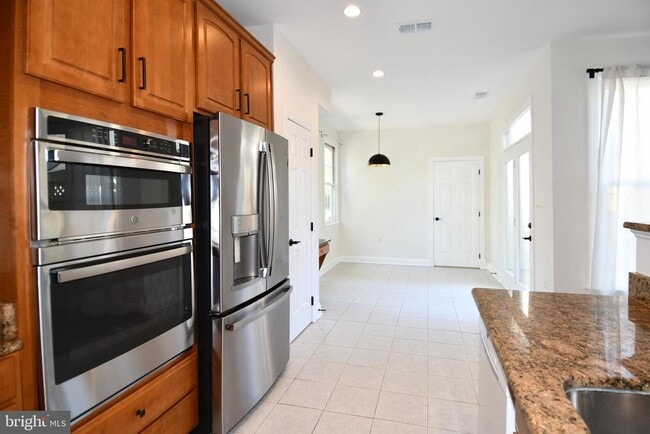 Building Photo - 301 Hillwood Ave