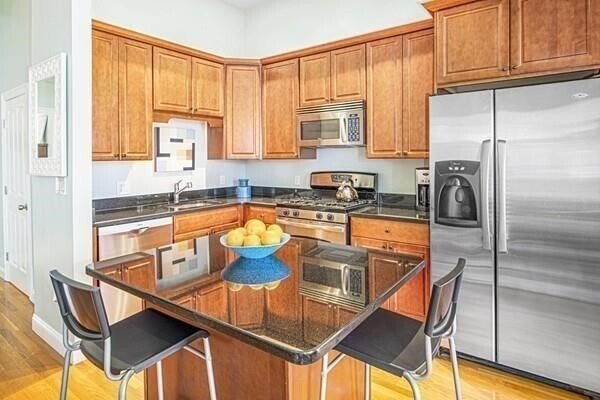 Primary Photo - 37 E Concord St