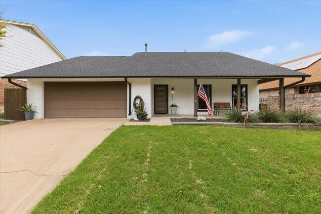 Building Photo - 208 Skyloop Dr