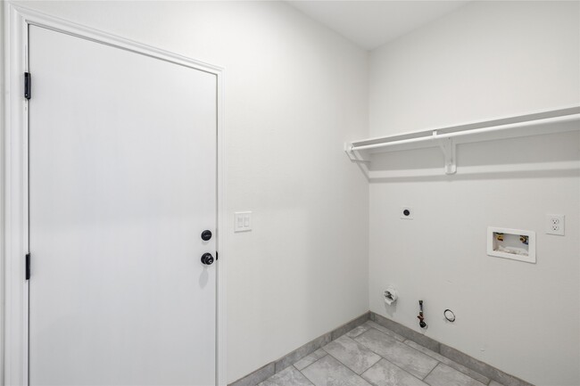 Building Photo - 6138 Brookfield Dr
