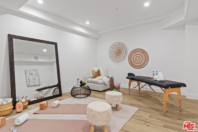 Building Photo - 4535 Haskell Ave