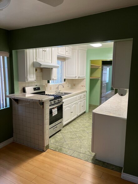 Building Photo - 2800 S Mansfield Ave