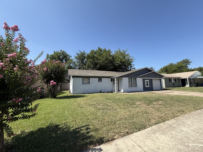 Primary Photo - 5736 Shipp Dr