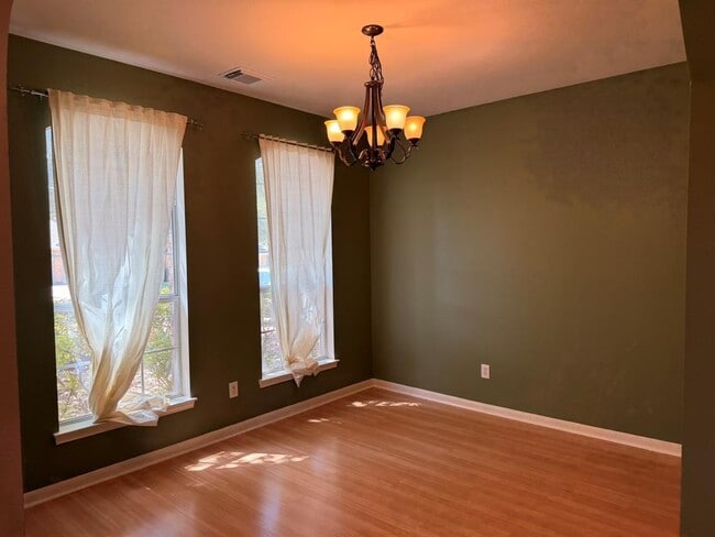 Building Photo - 1812 Montana Sky Dr