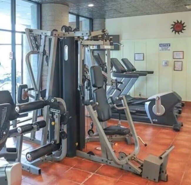 Building Photo - 303 Sugar Top Dr